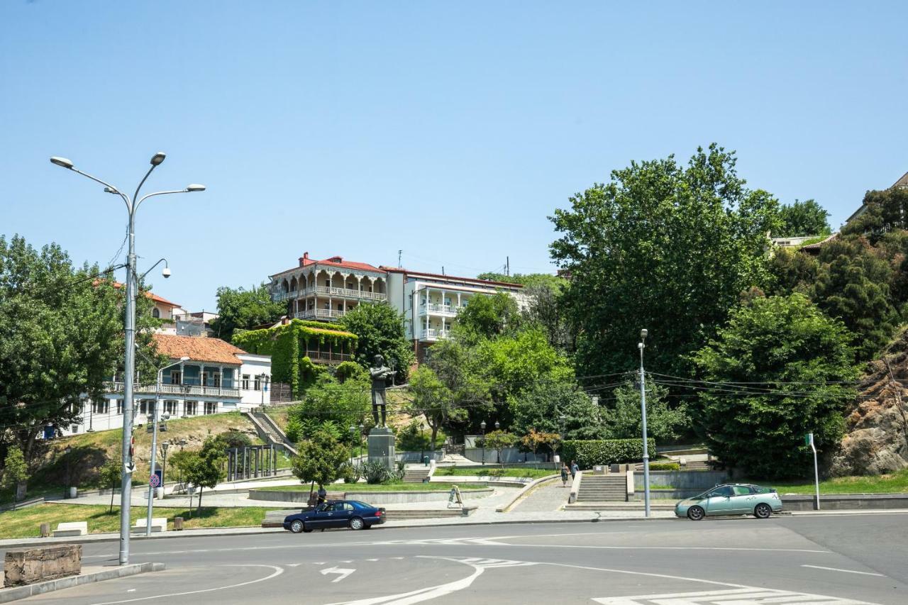 Hb Apartments Akhvelediani II Tbilisi Bagian luar foto